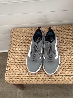 Vans Gray Men's Low-Top Sneakers with White Side Stripe
